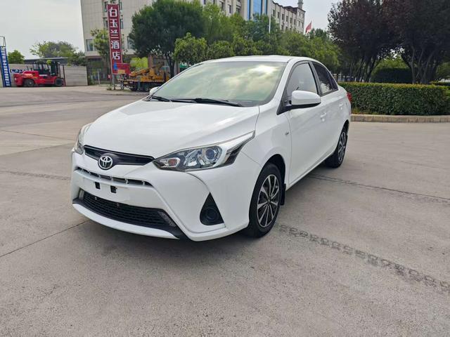 YARiS L Chiron 2017 1.5E CVT Phantom Edition