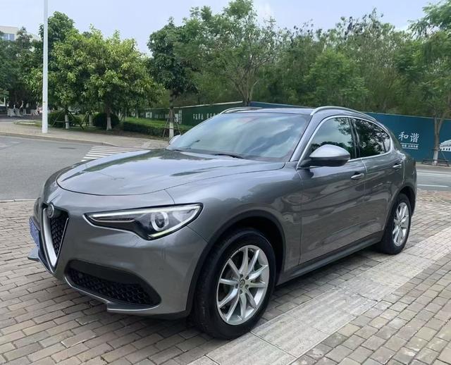 Stelvio Steinway 2017 2.0T 200HP Luxury Edition
