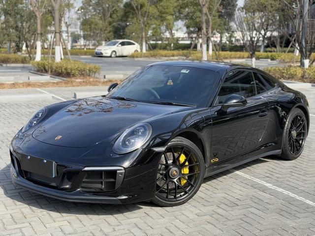Porsche 911 2017 Carrera 4 GTS 3.0T