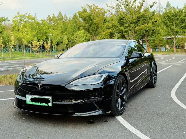 Model S 2023 Plaid version three-motor all-wheel drive version