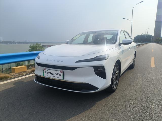 Roewe D6 2025 450km Premium Edition