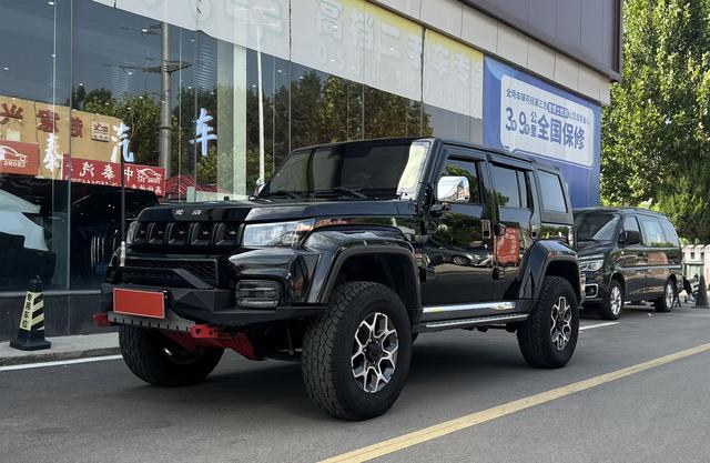 Beijing off-road BJ40 2018 PLUS 2.3T automatic four-wheel drive exclusive edition