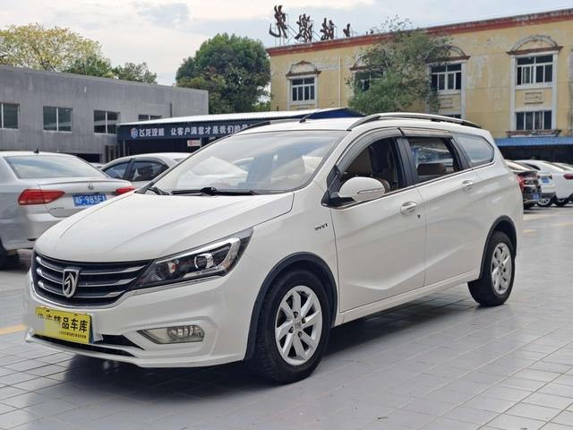 Baojun 310W 2017 1.5L manual fashion type national V