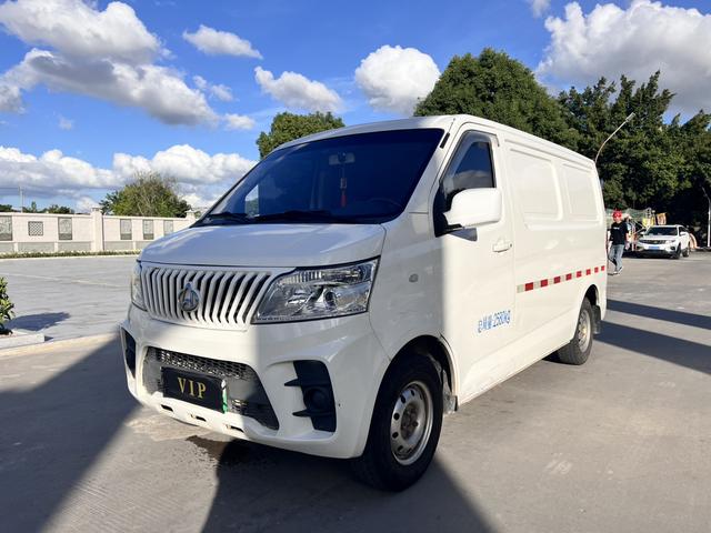 Ruixing EM60 2022 pure electric van transporter flat top back sliding door 2 seats 60kW