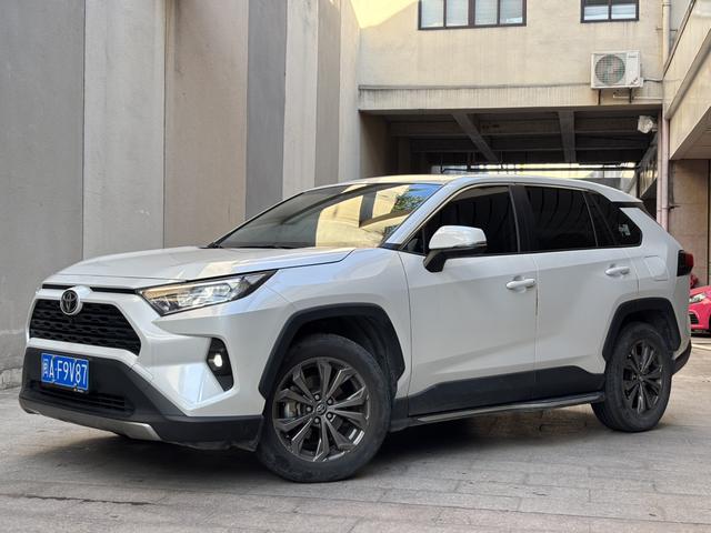 RAV4 Rongfang 2023 2.0L CVT two-wheel drive fashion version