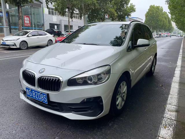 BMW 2 Series Wagon 2018 218i Style