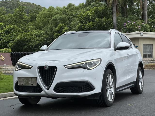 Stelvio Steinway 2017 2.0T 200HP Luxury Edition