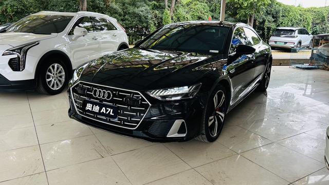 Audi A7L 2022 45 TFSI S-line Dreamcast Fluid Crystal Package