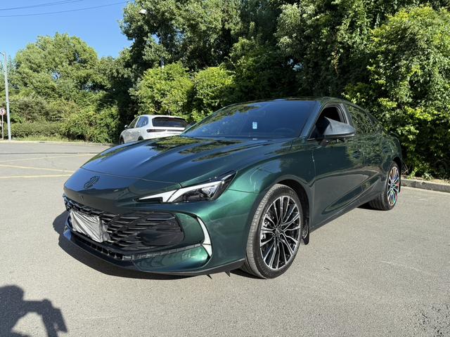 MG7 2023 2.0T automatic Beauty Hunting Luxury Edition