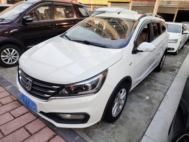 Baojun 310W 2017 1.5L manual fashion type national V