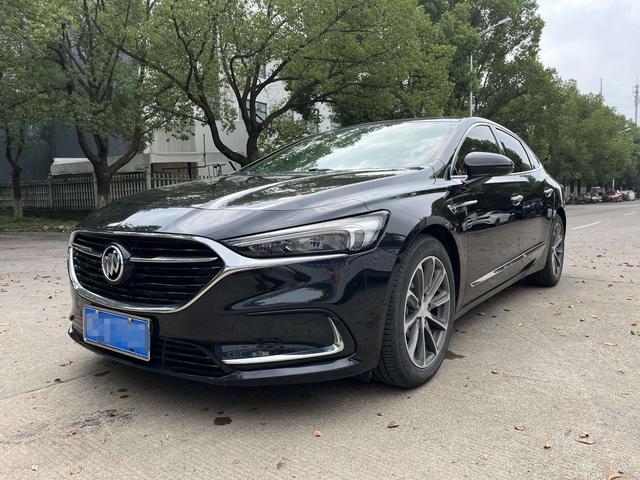 Grand Touring 2020 652T Premium