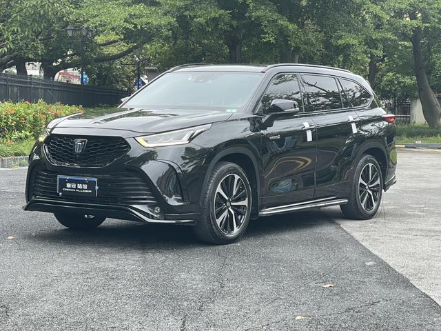Crown Land Release 2022 2.5L HEV 4WD Premium