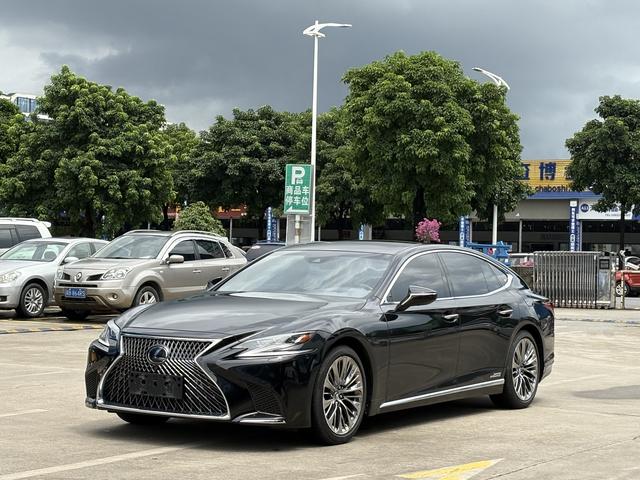 Lexus LS 2018 500h Executive Edition State V