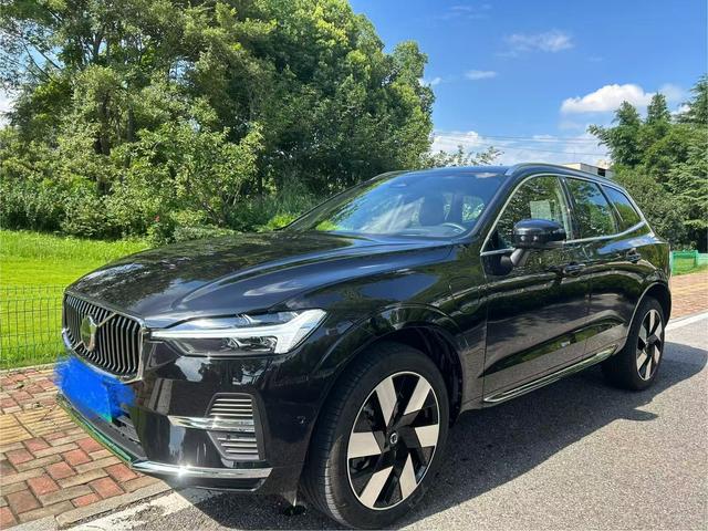 Volvo XC60 PHEV 2025 T8 four-wheel drive long battery life Zhiya Deluxe Edition