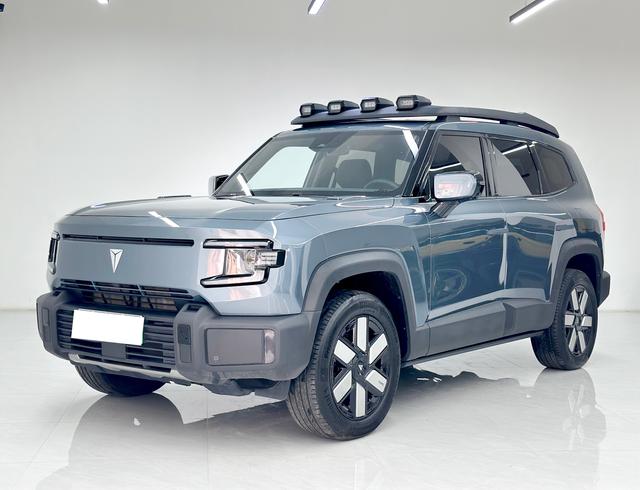 Dark blue G318 2024 four-wheel drive air suspension version