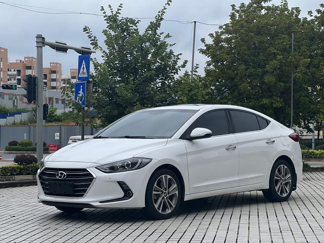 Leading the 2016 1.6L automatic smart Hyun*luxury type