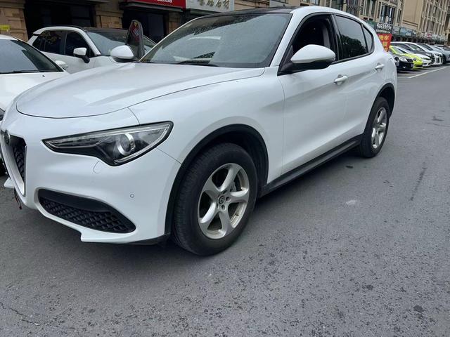 Stelvio Steinway 2017 2.0T 200HP Elite