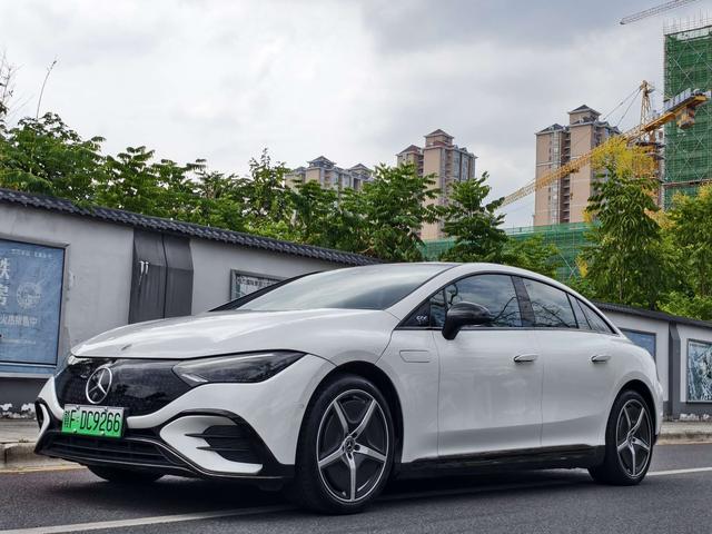Mercedes-Benz EQE 2022 EQE 350 Priority Special Edition