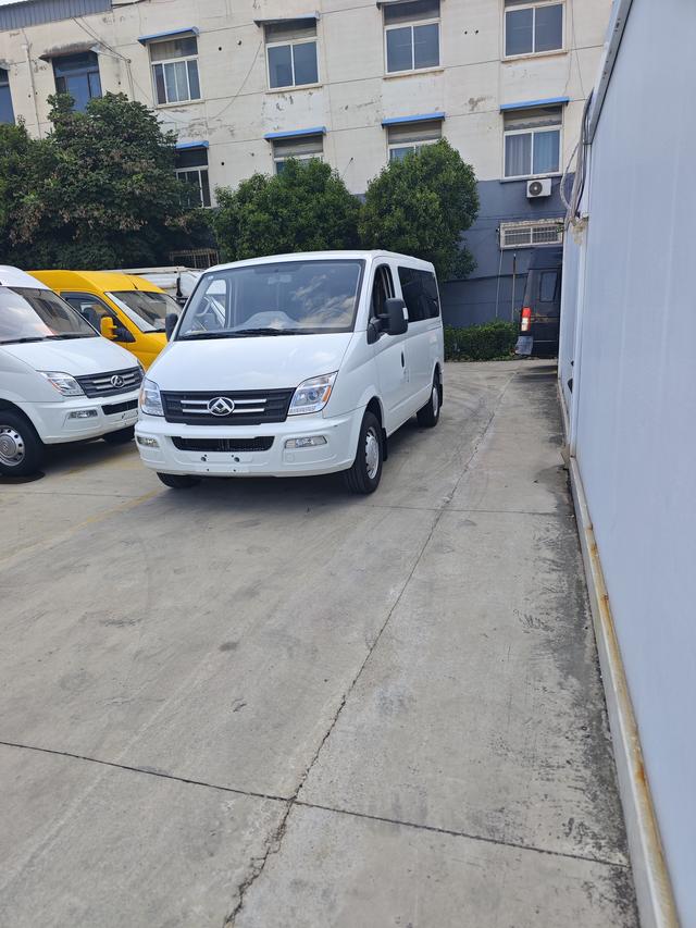 Xintu V80 2023 2.0T manual classic Aoyuntong short axis ultra-low top 7-9 seats