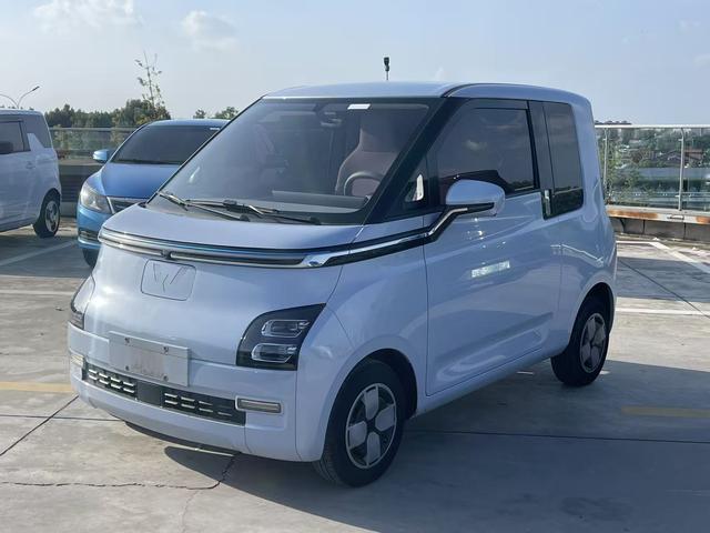 Wuling Air ev Clear Sky 2022 4-seat Advance