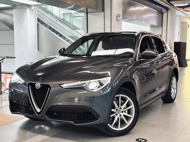 Stelvio Steinway 2017 2.0T 280HP Luxury Edition