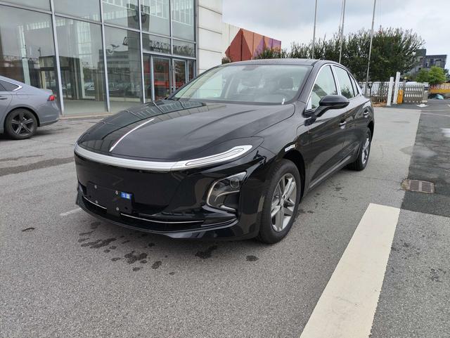 Hongqi E-QM5 2025 500KM rental version
