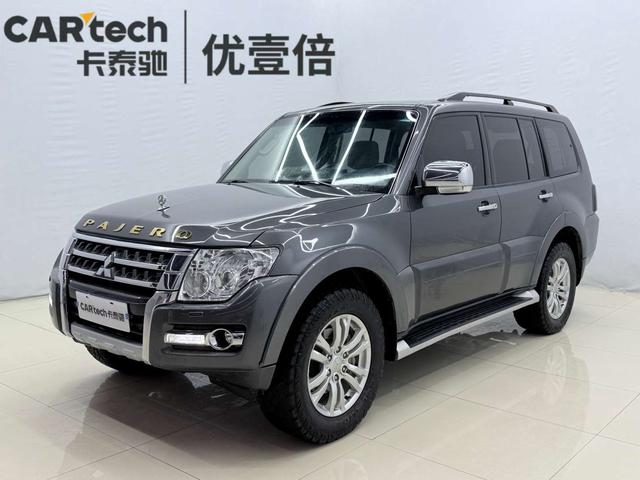 Pajero 2017 3.8L automatic four-wheel drive 5-seater parallel import