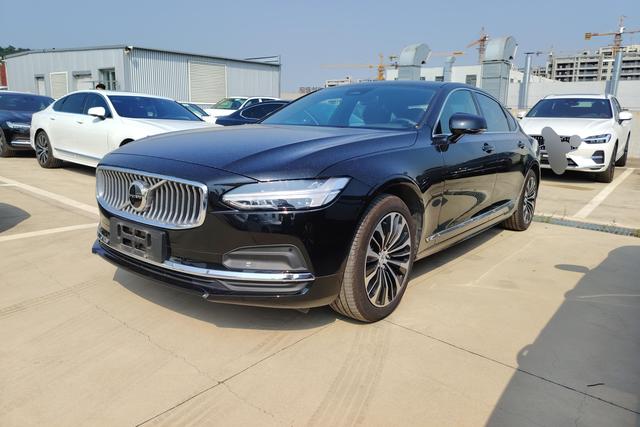 Volvo S90 2025 B5 Zhiyi Deluxe Edition