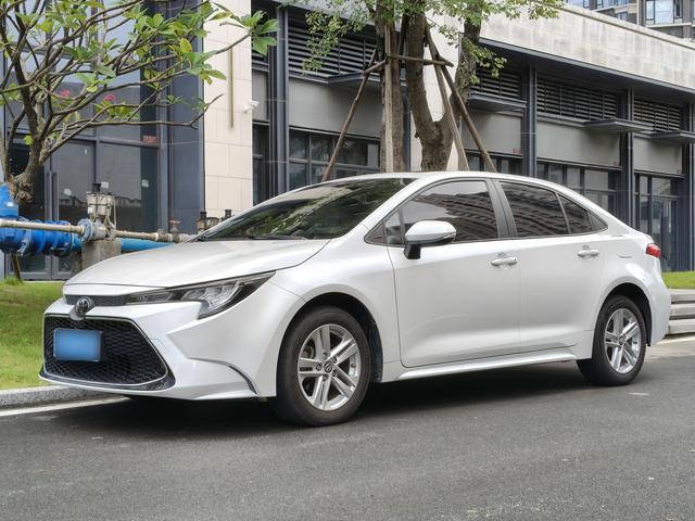 Regal 2021 185T CVT Luxury Edition