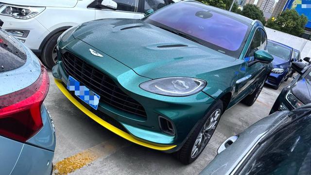 Aston Martin DBX 2023 3.0T STRAIGHT SIX