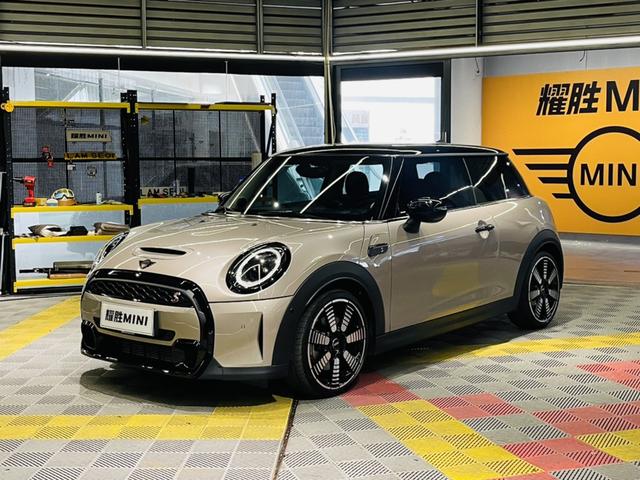 MINI 2023 model 2.0T COOPER S artist