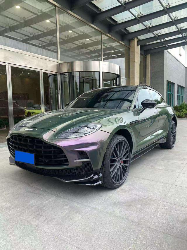 Aston Martin DBX 2023 4.0T V8 707
