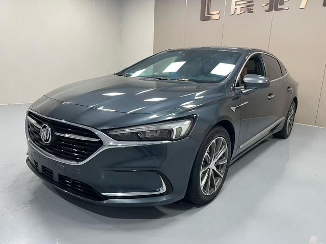 Grand Touring 2020 652T Premium