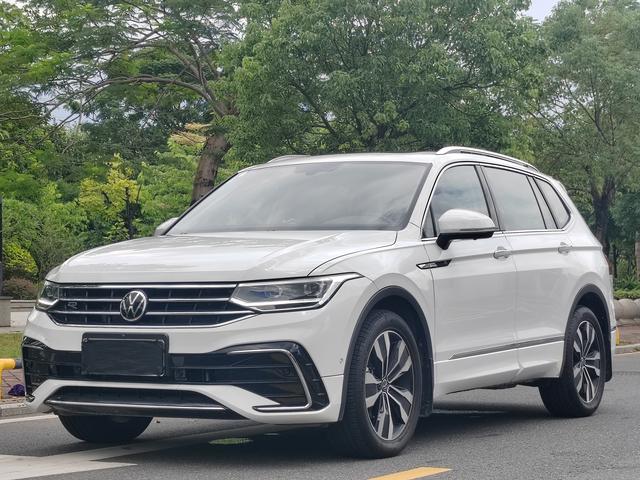 Touganda L 2024 330TSI 2WD R-Line