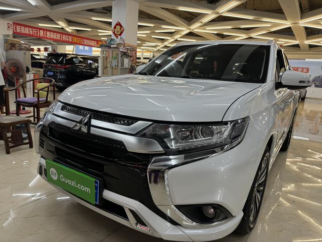 Outlander 2021 facelift 2.0L two-wheel drive version 5 seats