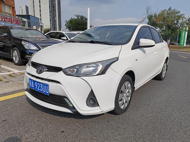 YARiS L Chiron 2017 1.5E CVT Phantom Edition