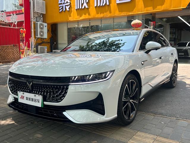 Lantu Chasing Light PHEV 2024 Ultra-long battery life Four-wheel drive Ultimate Edition