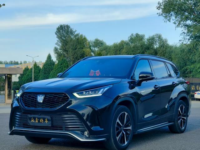 Crown Land Release 2022 2.5L HEV 4WD Deluxe