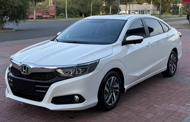 Sprinter 2019 180Turbo CVT Luxury Edition National VI