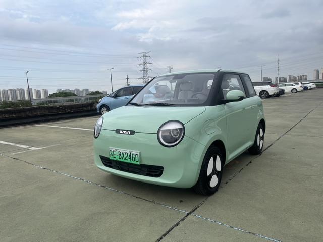 Longacre Lumin 2022 301KM Honeydew Model