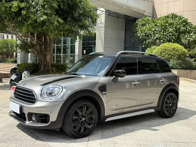 MINI COUNTRYMAN 2019 1.5T COOPER ALL4 Classic Weekend Travel Edition