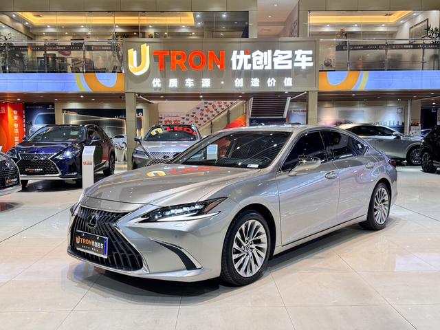 Lexus ES 2022 300h Executive Edition