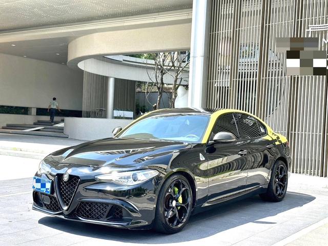 Giulia Giulia 2017 2.0T 280HP Luxury Edition