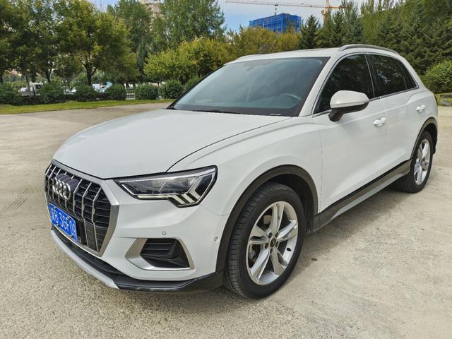 Audi Q3 2022 35 TFSI Stylish Elegance