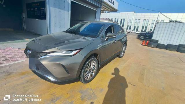 HARRIER 2022 Twin Engine 2.5L CVT 4WD Signature Edition