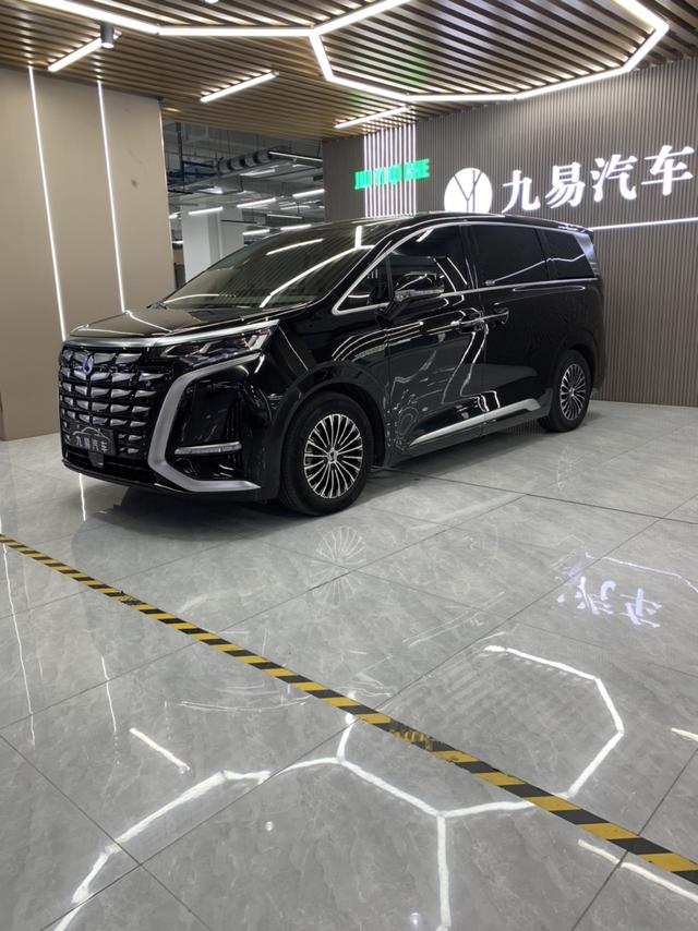 Denza D9 DM 2022 970 four-wheel drive flagship model