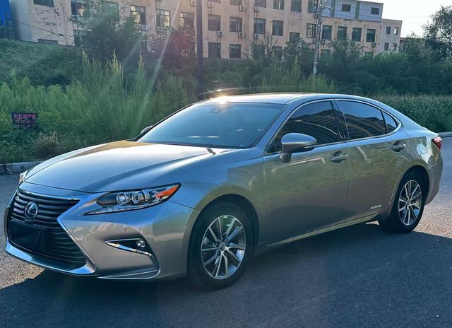 Lexus ES 2015 300h Comfort