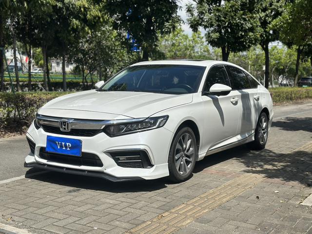 Insignia 2019 260TURBO Exquisite Edition National VI