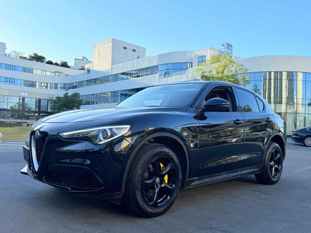 Stelvio Steinway 2017 2.0T 200HP Luxury Edition