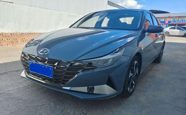 Elantra 2023 1.5L CVT LUX Premium